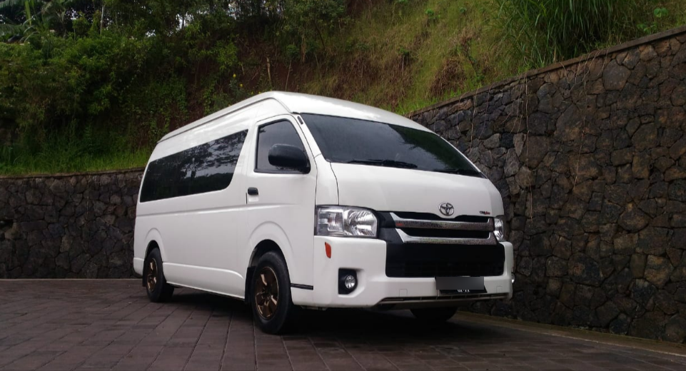 sewa hiace jakarta