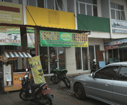 penjual kue di Cikarang