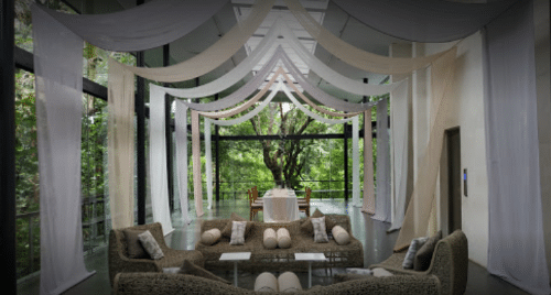 Venue Wedding Outdoor dan Indoor Di Bali Paling Favorit - Glass House by Tirtha