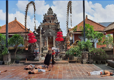 Barong Tanah Kilap - Sari Wisata Budaya BALI Wisata dekat Bandara Bali