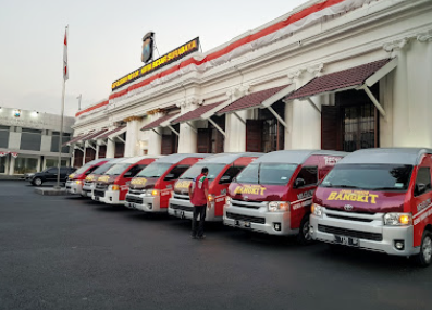 rental elf surabaya